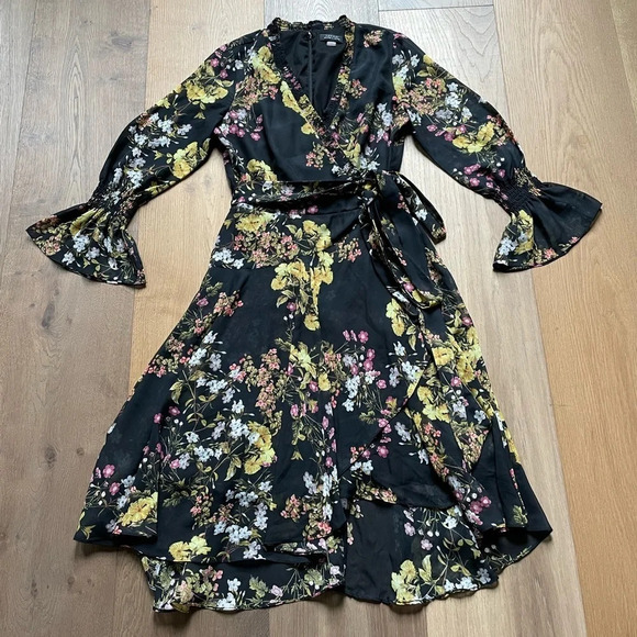 Tahari Faux Floral Dress Size 4 - Picture 4 of 11
